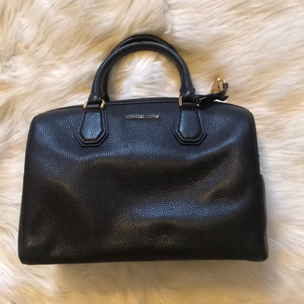 Micheal Kors purse
